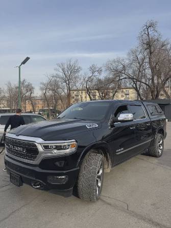 Dodge RAM RAM 1500 V Quad Cab 5.7 AT 4WD