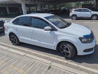 Volkswagen Polo V 1.6 MT