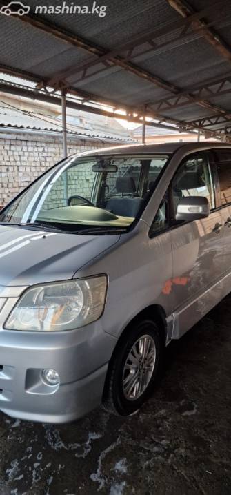 Toyota Noah I (R60) 2.0 AT 4WD