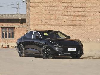 Lynk & Co Z10 95 kWh Electro AT 4WD