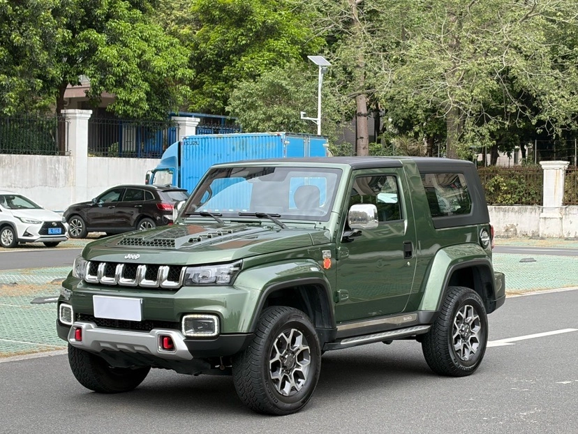 Открыть фото BAIC BJ40 I Рестайлинг 2.0 AT