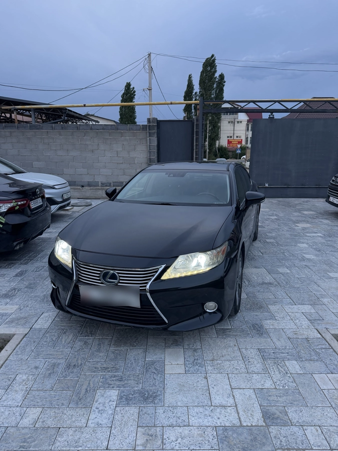 Lexus ES VI 300h 2.5hyb CVT
