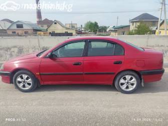 Toyota Avensis I 1.6 MT
