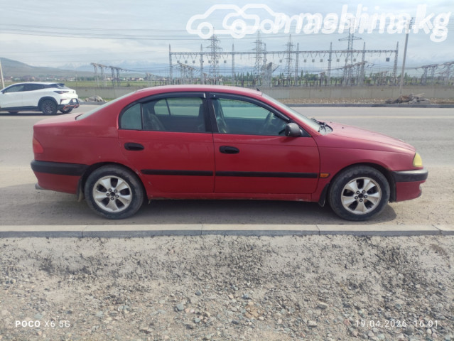 Toyota Avensis I 1.6 MT