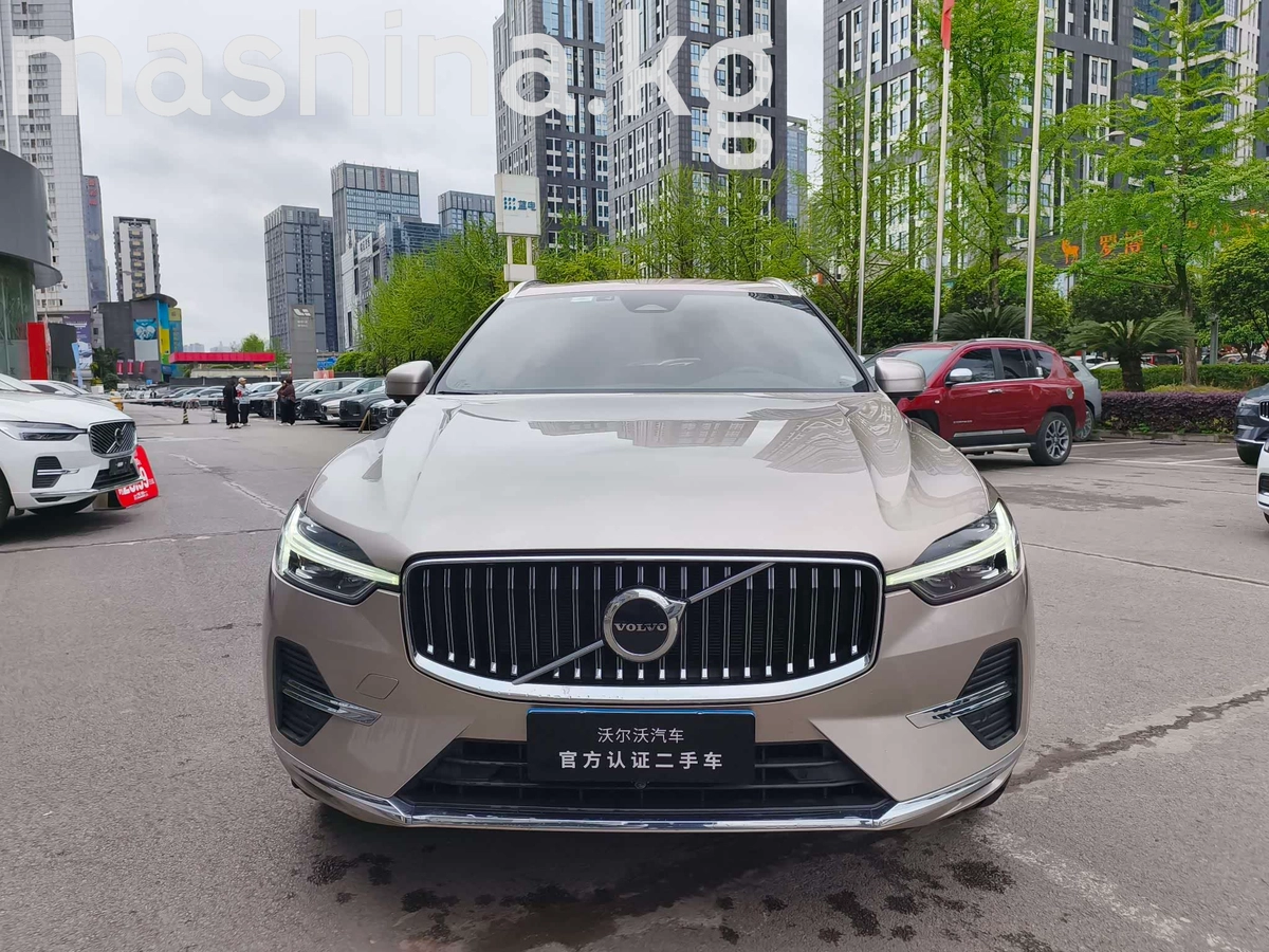 Volvo XC60 II Рестайлинг 2.0 AT