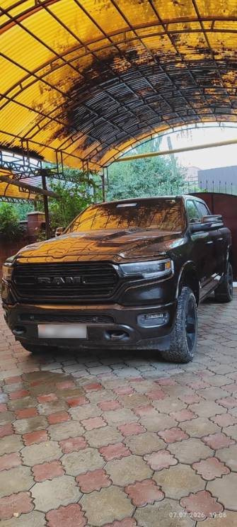 Dodge RAM RAM 1500 V Quad Cab 5.7 AT 4WD