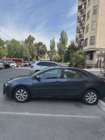 Toyota Corolla XI (E160, E170, E180) Рестайлинг 1 1.8 CVT