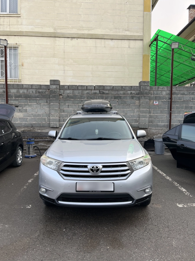 Открыть фото Toyota Highlander II (U40) Рестайлинг 3.5 AT 4WD