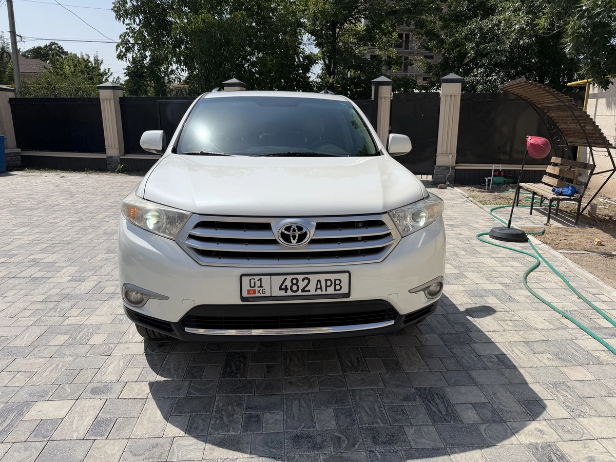 Открыть фото Toyota Highlander II (U40) Рестайлинг 3.5 AT 4WD