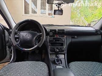 Mercedes-Benz C-Класс II (W203) 180 1.8 MT