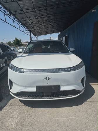 Dongfeng eπ 008 82.28 kWh 1.5hyb AT 4WD
