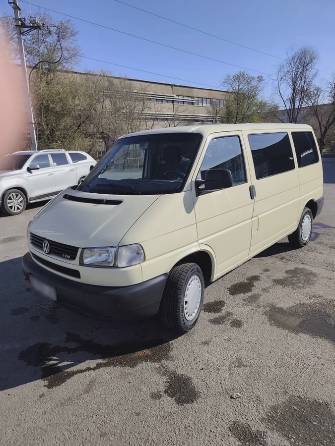 Volkswagen Transporter T4 2.5d MT