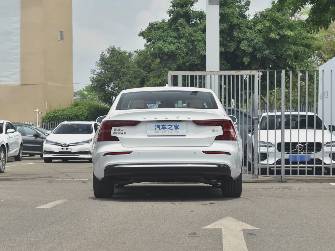Volvo S60 II Рестайлинг 1.5 AT