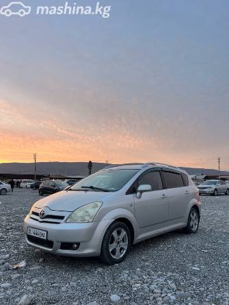 Toyota Corolla Verso I Рестайлинг 1.8 MT