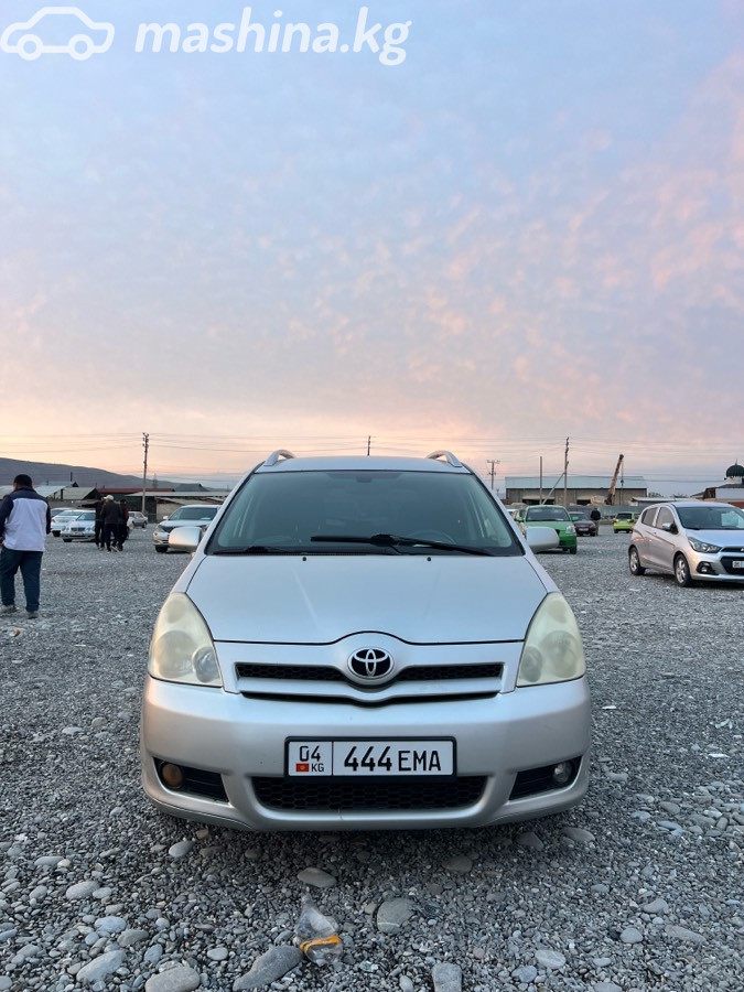 Toyota Corolla Verso I Рестайлинг 1.8 MT