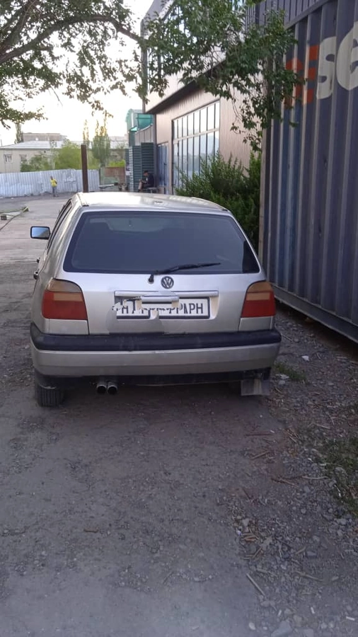 Открыть фото Volkswagen Golf III 1.6 MT