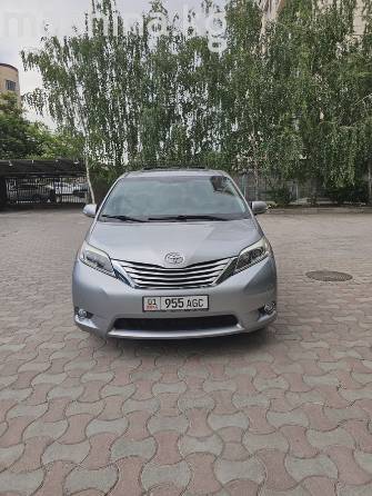 Toyota Sienna III Рестайлинг 3.5 AT 4WD