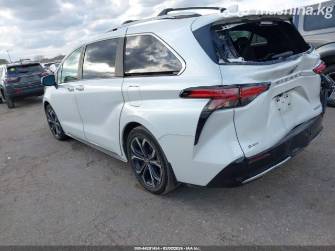 Toyota Sienna IV 2.5hyb AT