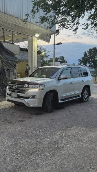 Toyota Land Cruiser 200 Series Рестайлинг 2 4.6 AT 4WD