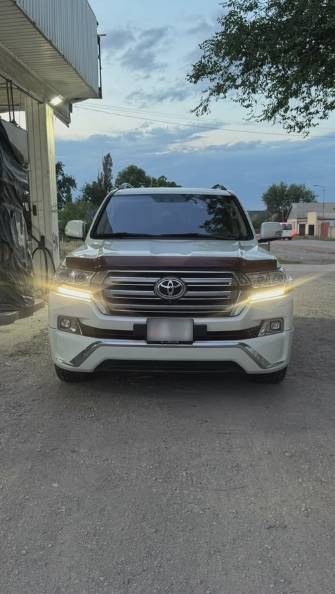Toyota Land Cruiser 200 Series Рестайлинг 2 4.6 AT 4WD
