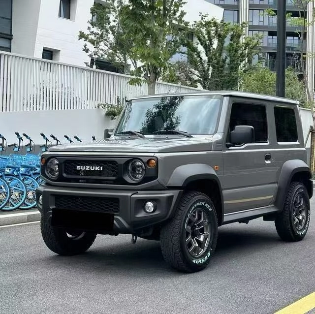 Открыть фото Suzuki Jimny IV 1.5 AT 4WD