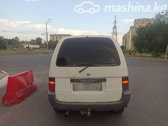 Nissan Serena I (C23) 1.6 MT