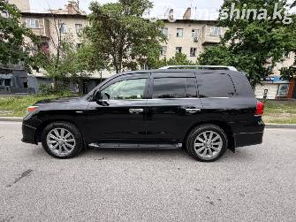 Lexus LX III 570 5.7 AT 4WD