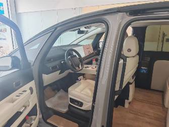 LiXiang Mega 102.7 kWh Electro AT 4WD