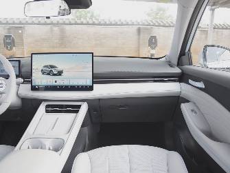 Baojun Cloud Electro AT