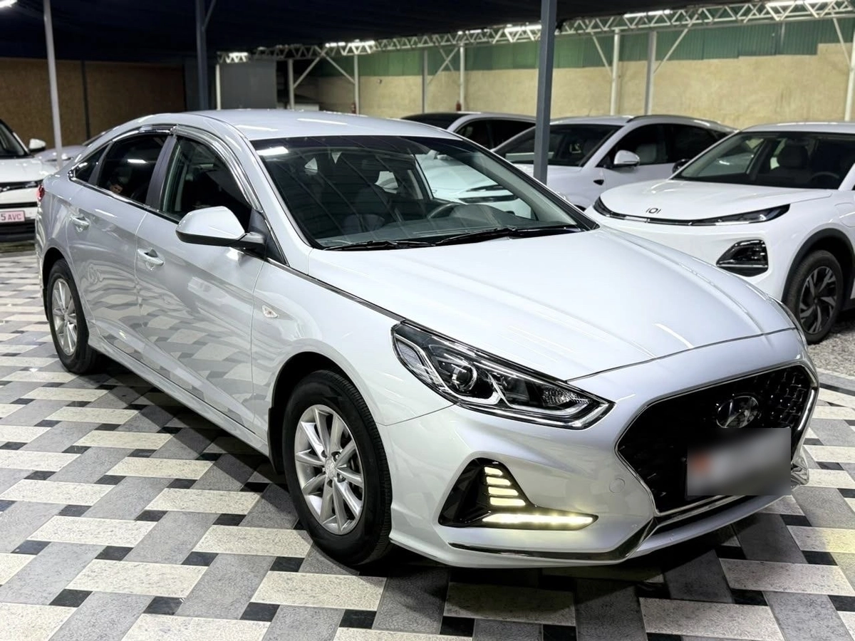 Открыть фото Hyundai Sonata VII (LF) Рестайлинг 2.0 AT