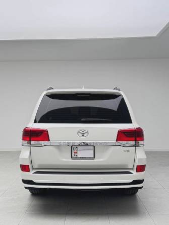Toyota Land Cruiser 200 Series Рестайлинг 2 4.6 AT 4WD