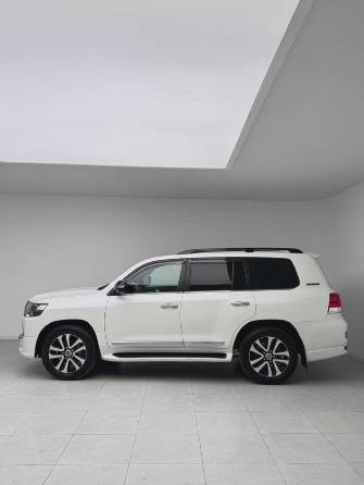 Toyota Land Cruiser 200 Series Рестайлинг 2 4.6 AT 4WD