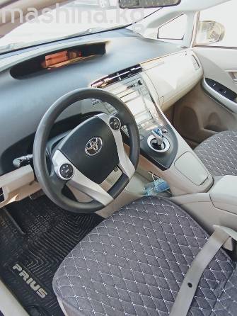 Toyota Prius III (XW30) 1.8hyb AT