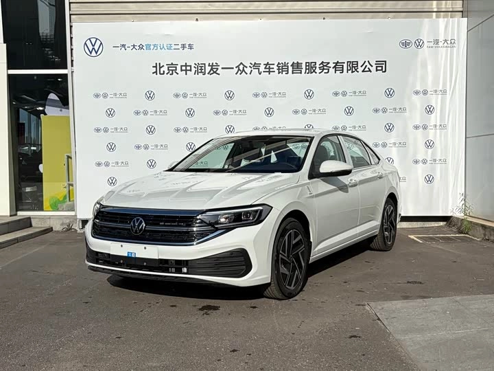 Открыть фото Volkswagen Sagitar III Рестайлинг 1.2 MT