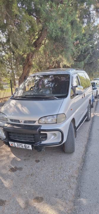 Mitsubishi Delica IV 2.4 AT 4WD
