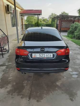 Volkswagen Jetta VI 1.6 AT