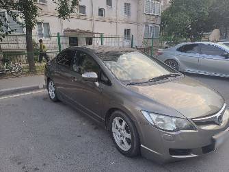 Honda Civic VIII 1.8 AT
