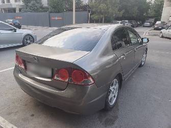Honda Civic VIII 1.8 AT