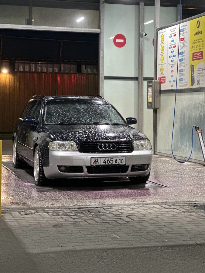 Audi A6 II (C5) Рестайлинг 2.4 AT 4WD