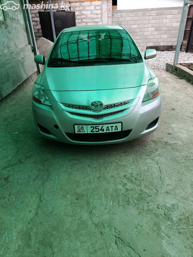 Открыть фото Toyota Yaris II 1.5 AT