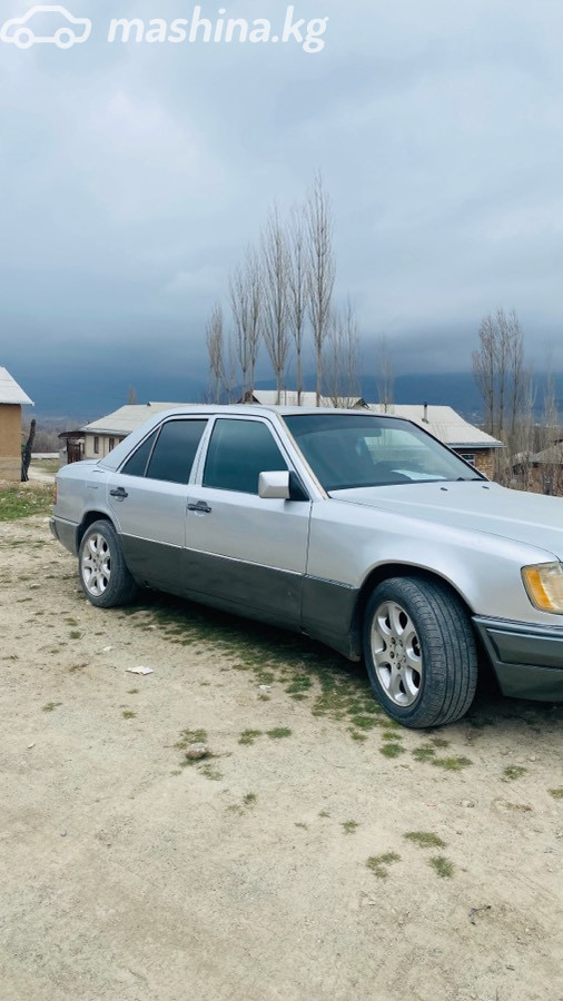 Mercedes-Benz E-Класс I (W124) 220 2.2 MT
