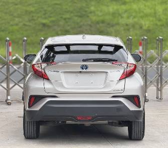 Toyota C-HR I Рестайлинг 2.0hyb CVT