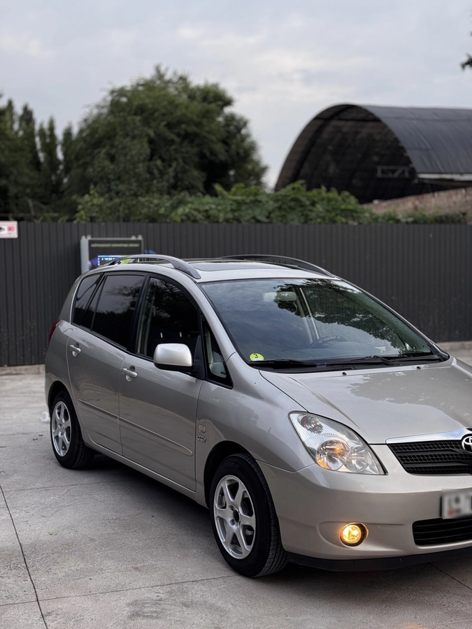 Toyota Corolla Verso I 2.0d MT