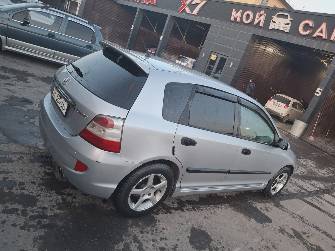 Honda Civic VII Рестайлинг 1.6 MT