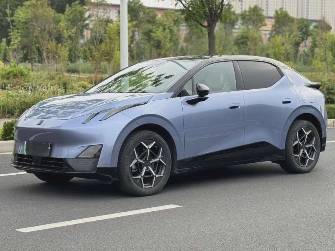 Lynk & Co Z20 Electro AT