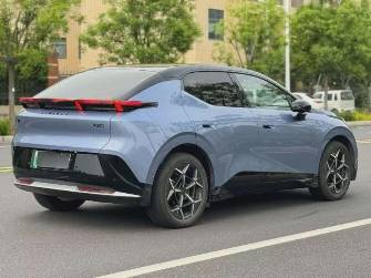 Lynk & Co Z20 Electro AT