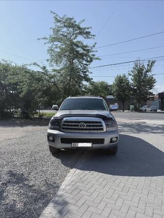 Toyota Sequoia II 5.7 AT 4WD