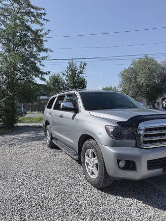 Toyota Sequoia II 5.7 AT 4WD