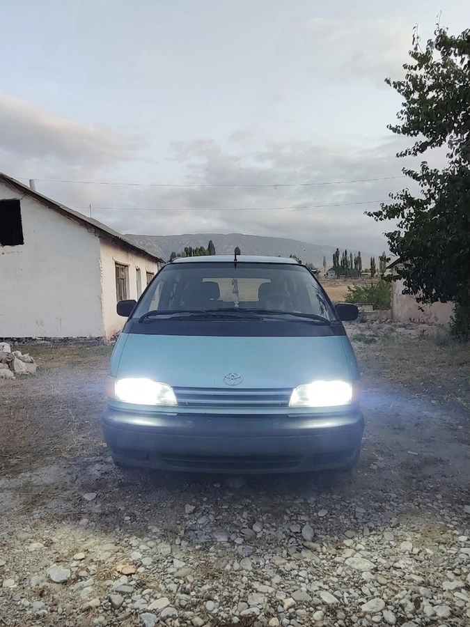 Toyota Previa I (XR10, XR20) 2.4 MT