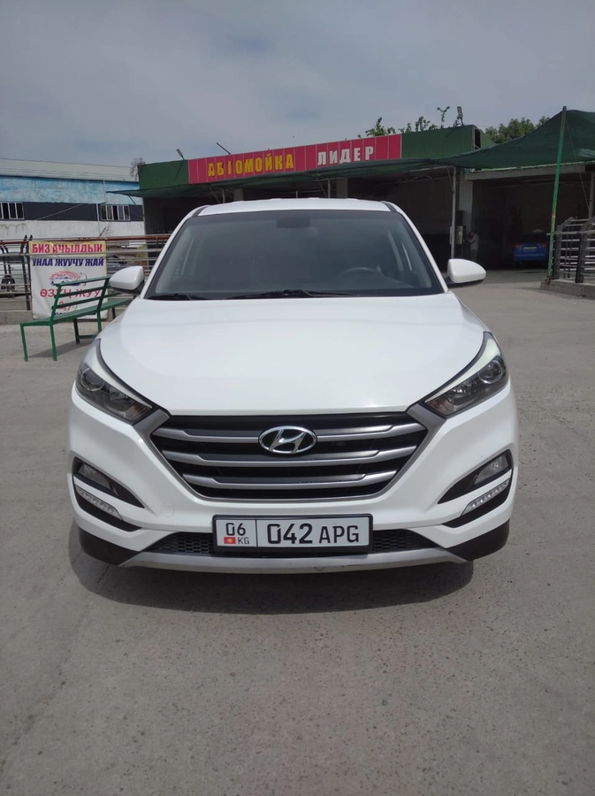 Открыть фото Hyundai Tucson III 2.0d AT